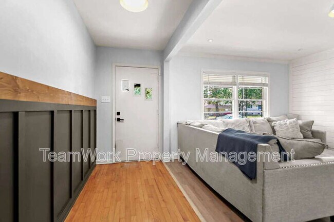 Foto del edificio - 137 Ravenell St