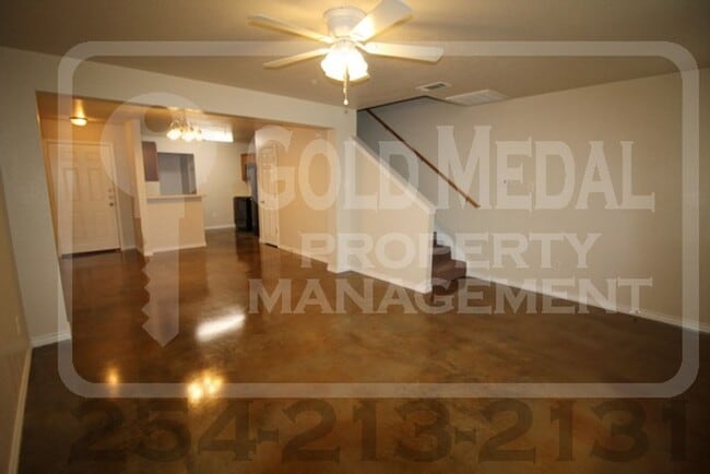 Building Photo - 4008 Cambridge Dr