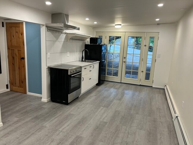 Building Photo - 416 Boyd St