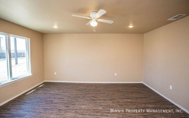 Foto del edificio - 2616 N. Ave. P-