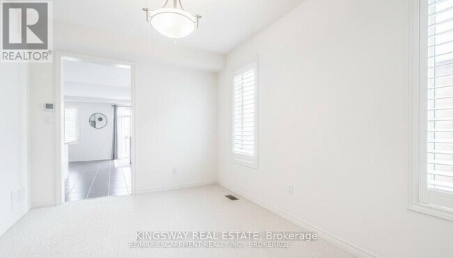 Photo du bâtiment - 24 Narbonne Cres