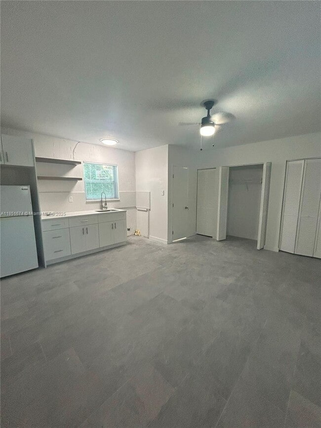 Foto del edificio - 1220 NE 110th Terrace