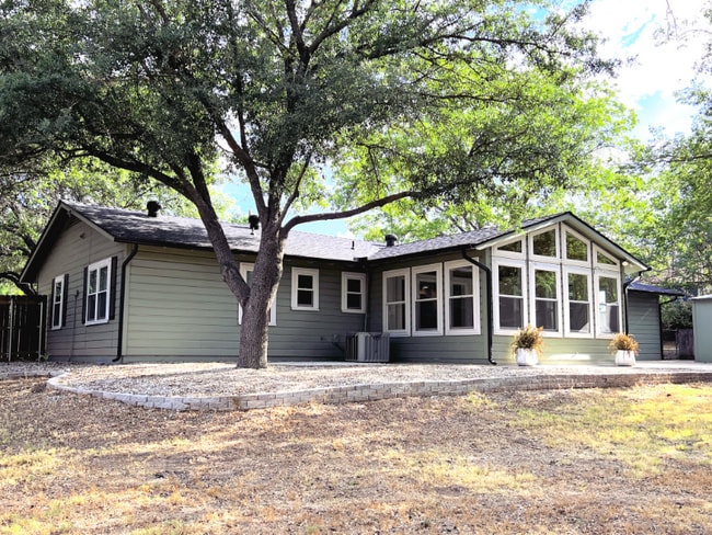 Building Photo - 617 Dunaway Ln