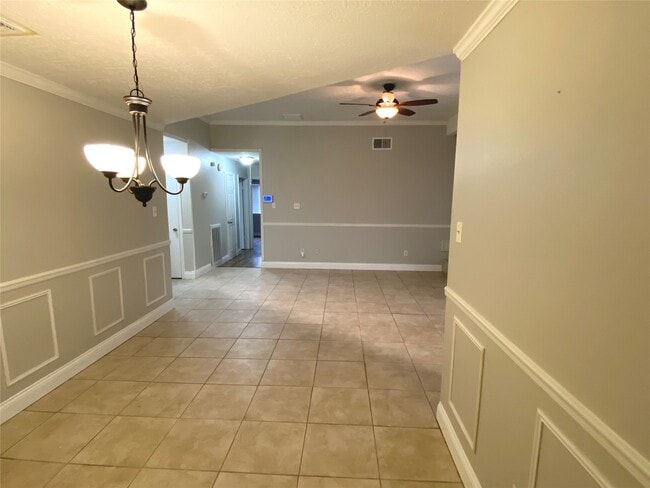 Building Photo - 302 El Toro Ln