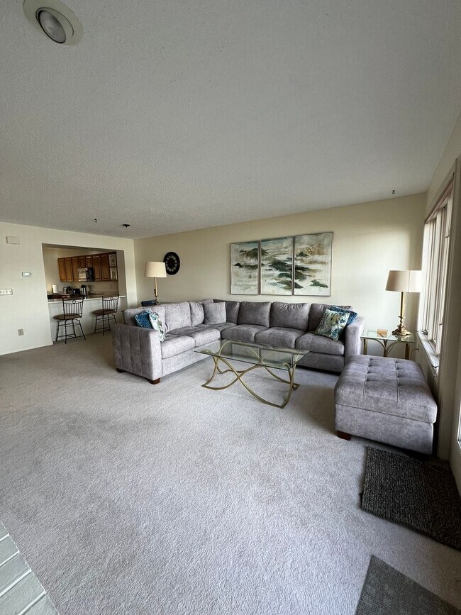 Foto del edificio - Furnished 2 BR 1 1/2 BA Townhouse Unit near Sky Lakes/Oregon Tech