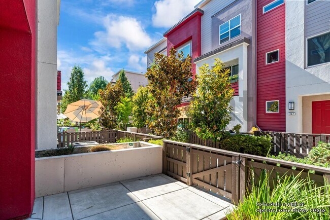 Foto del edificio - 448 Baltimore Pl