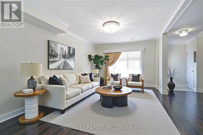 Building Photo - 85 Houseman Crescent