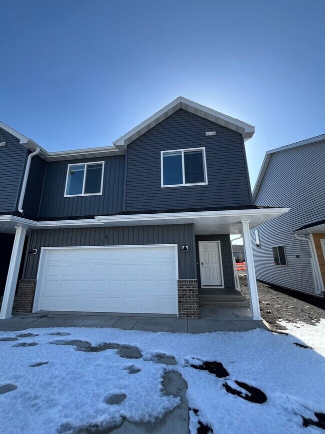 Foto del edificio - The Wilds Townhomes