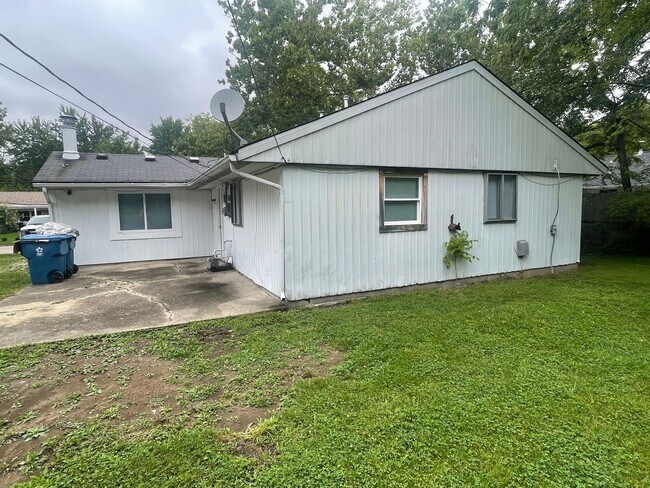 Building Photo - 9407 Rochelle Dr