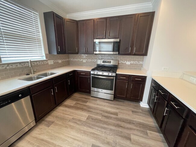 Building Photo - 1785 Perla Dr