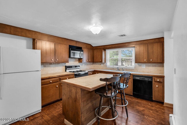 Building Photo - 918 Charles Dr