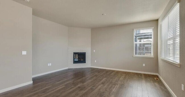 Foto del edificio - 14239 Purple Aster Wy