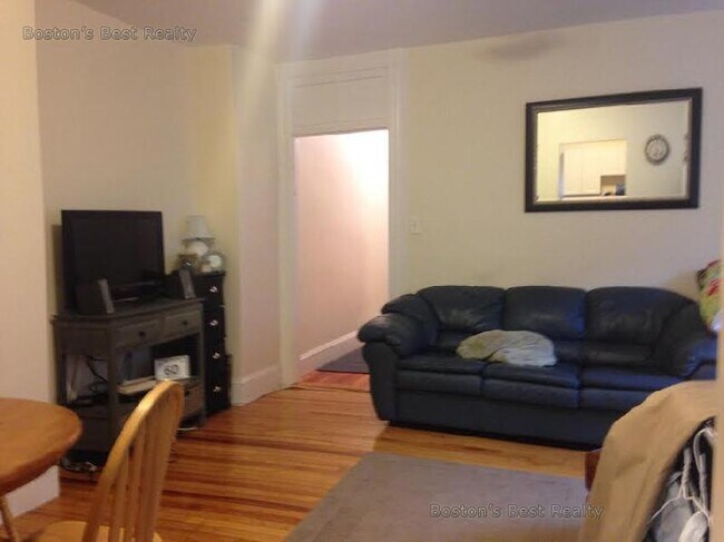 Foto del edificio - 384 Washington St