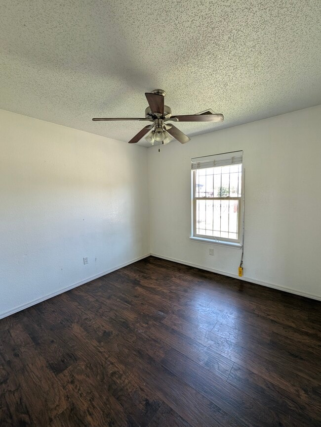 Building Photo - 2216 2nd Pl