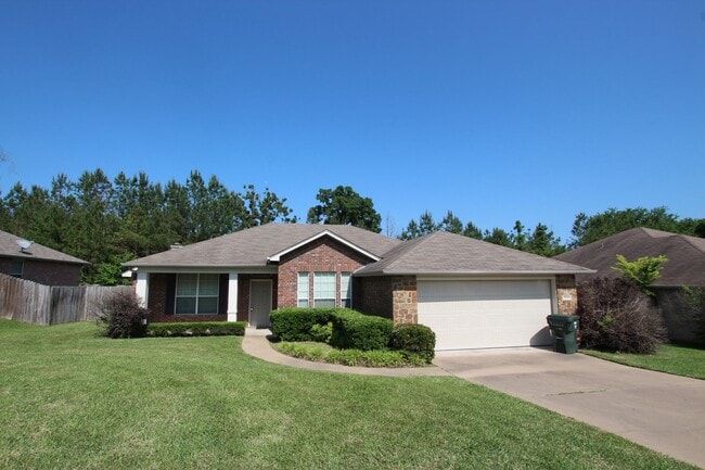 Foto del edificio - Coming Soon! 3 Bedroom 2 Bathroom Home in ...