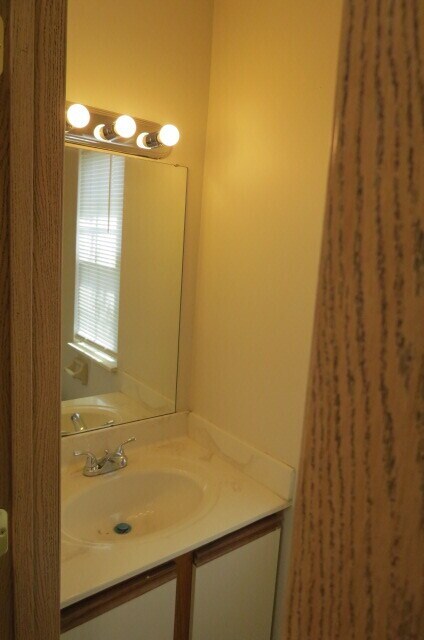 Foto del edificio - 1702 Rock Creek Dr
