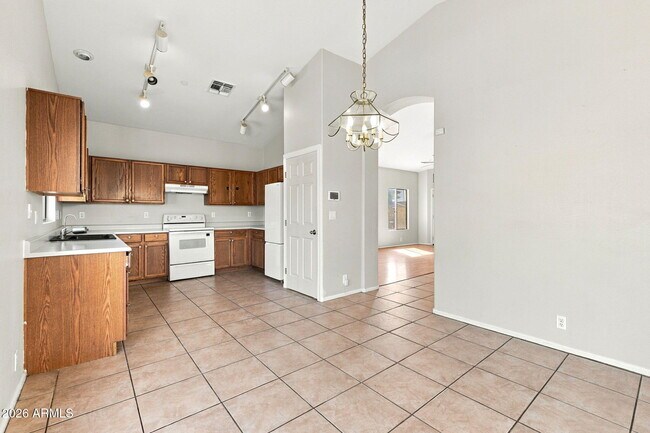 Foto del edificio - 8776 W Cherry Hills Dr