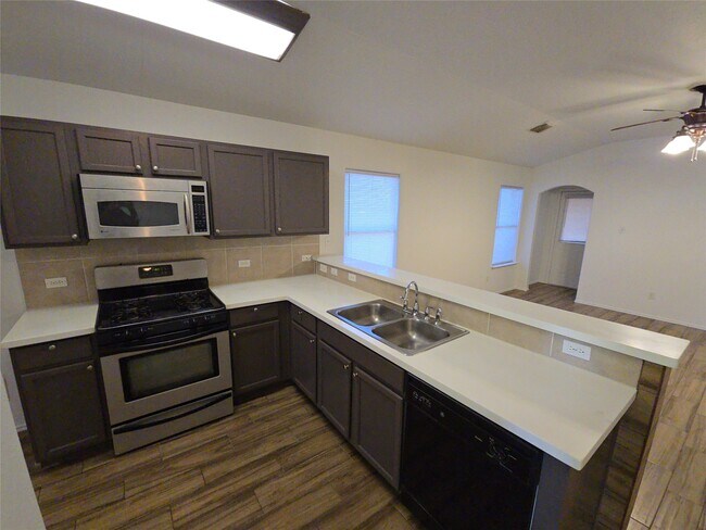 Foto del edificio - 5006 Mill Creek Dr