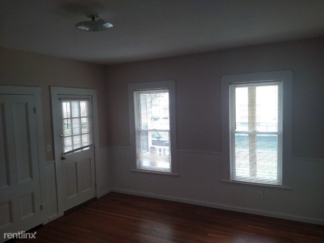 Foto del edificio - 3 br, 1 bath Apartment - 24 Prescott St