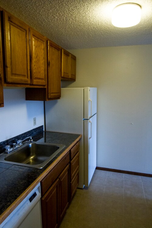 kitchen - 5410 Keystone Pl N