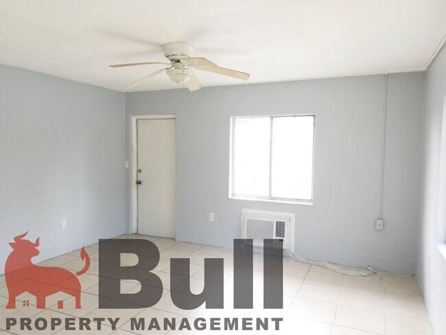 Foto del edificio - 1032 W Jefferson St