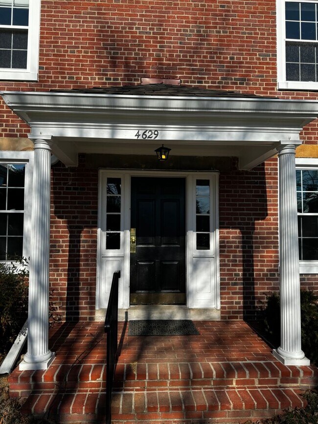 Foto del edificio - Experience Elevated Living in Arlington, VA