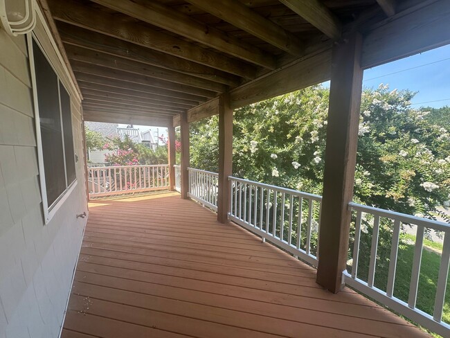 Foto del edificio - Large Home off Bay Drive in Kill Devil Hills