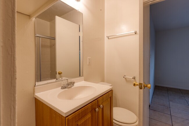 Foto del edificio - 15741 Blaine Ave