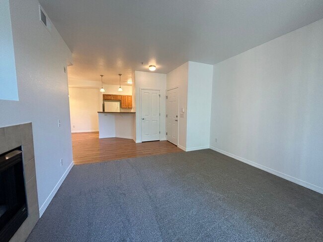 Building Photo - Get Settled with a $500 Move-In Bonus – St...