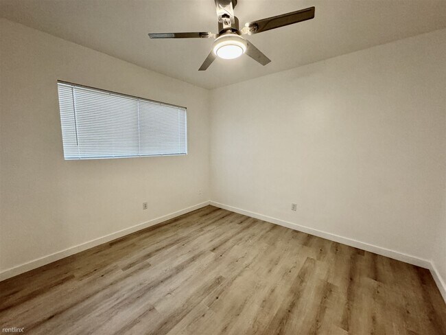 Foto del edificio - 2 br, 2 bath Triplex - 906 Harkness Lane C