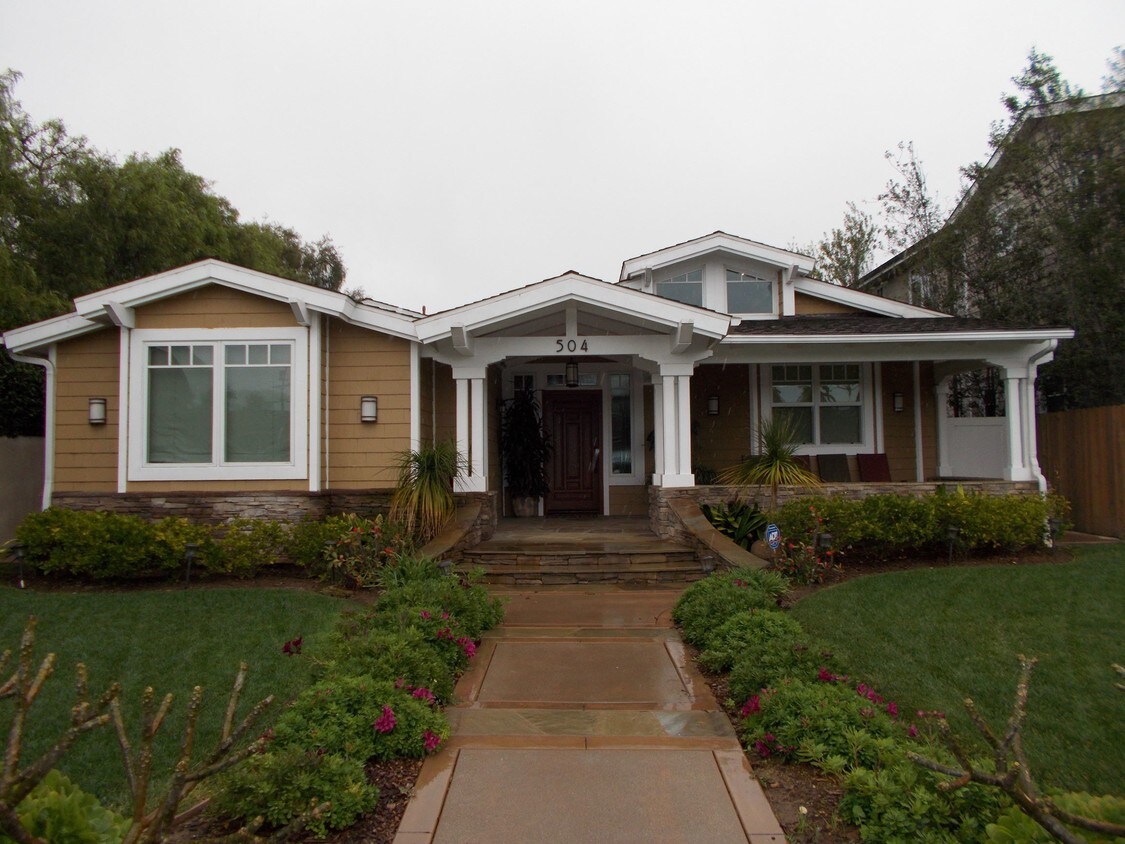 Foto principal - 504 El Modena Ave