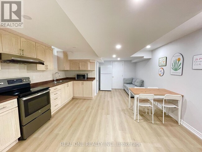 Building Photo - 485 English Rose Ln