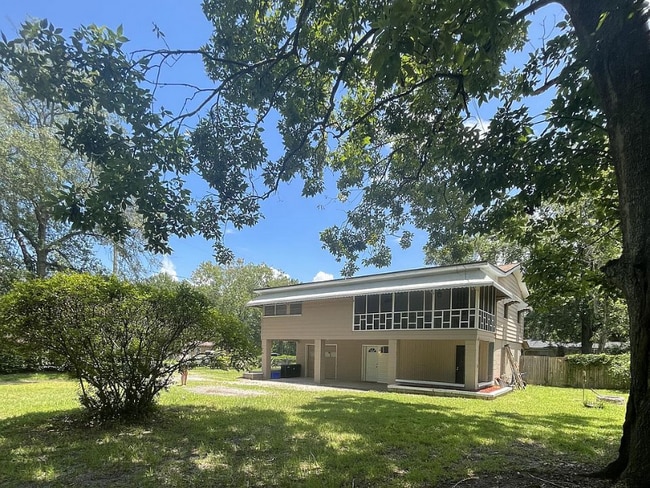 Building Photo - 1807 Lindsey Rd