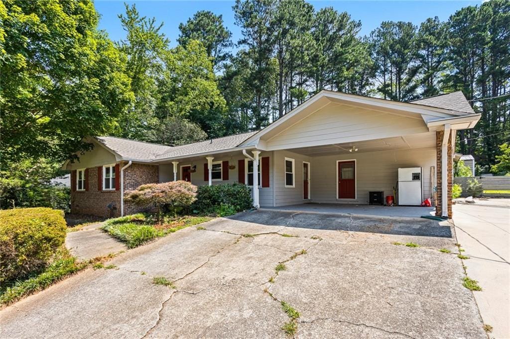 Foto principal - 824 Hickory Ridge Rd SW