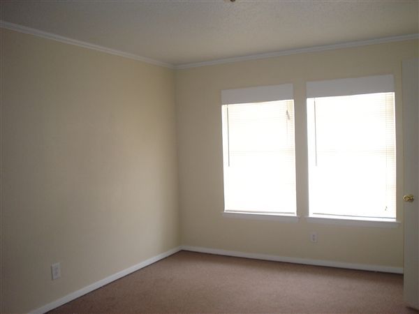 Building Photo - 1806 Highway 35 N