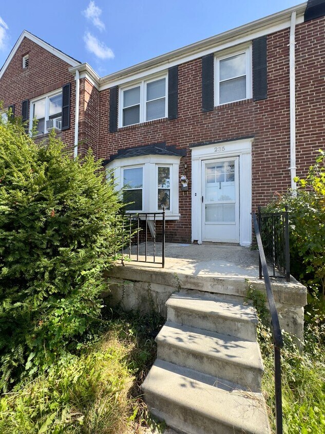 Primary Photo - Charming 2 Bedroom/2 Bathroom in Catonsvil...