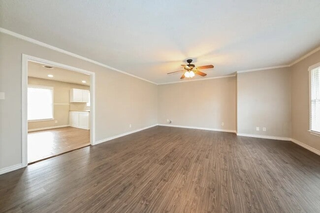 Photo - 1226 McDonald Dr House