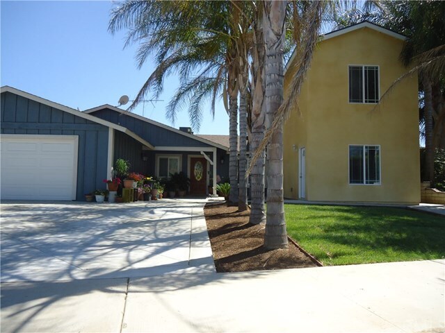 Building Photo - 6156 De La Vista