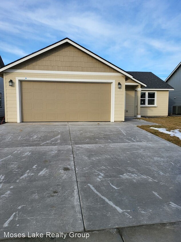 3 br, 2 bath House 1028 Aspen House Rental in Moses Lake, WA