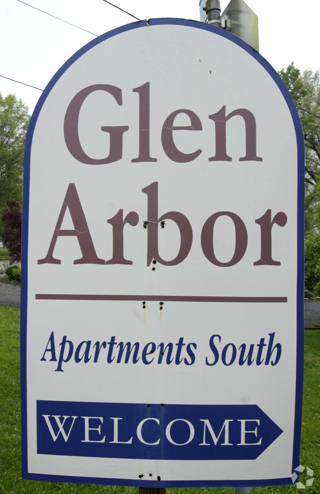 Building Photo - Glen Arbor Apartments