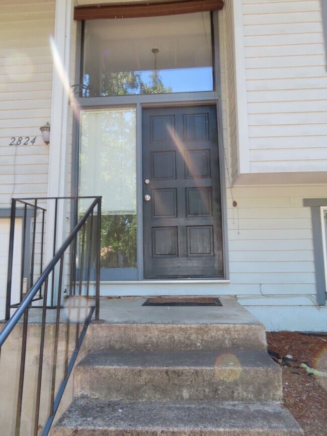 Building Photo - 4 br, 2 bath House - 2824 Miramonti Dr.