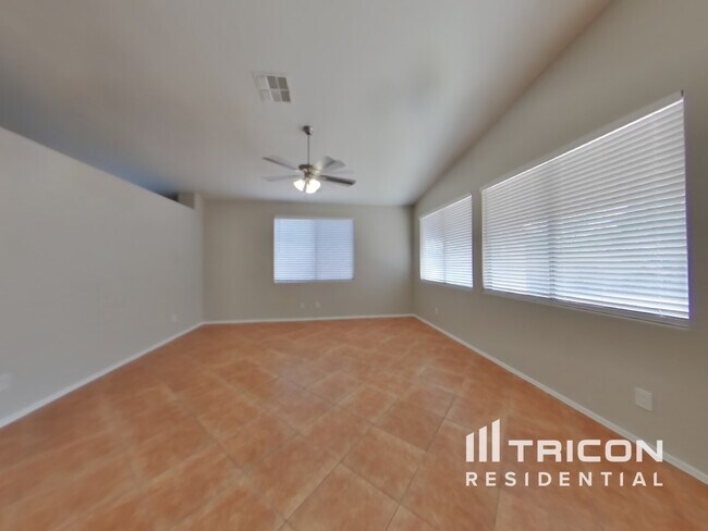 Foto del edificio - 3223 S 73rd Dr