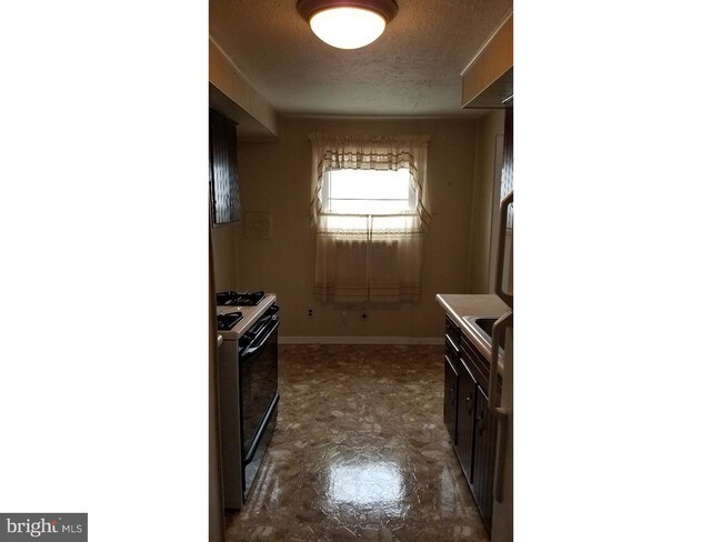 Building Photo - 525 Balsam Terrace