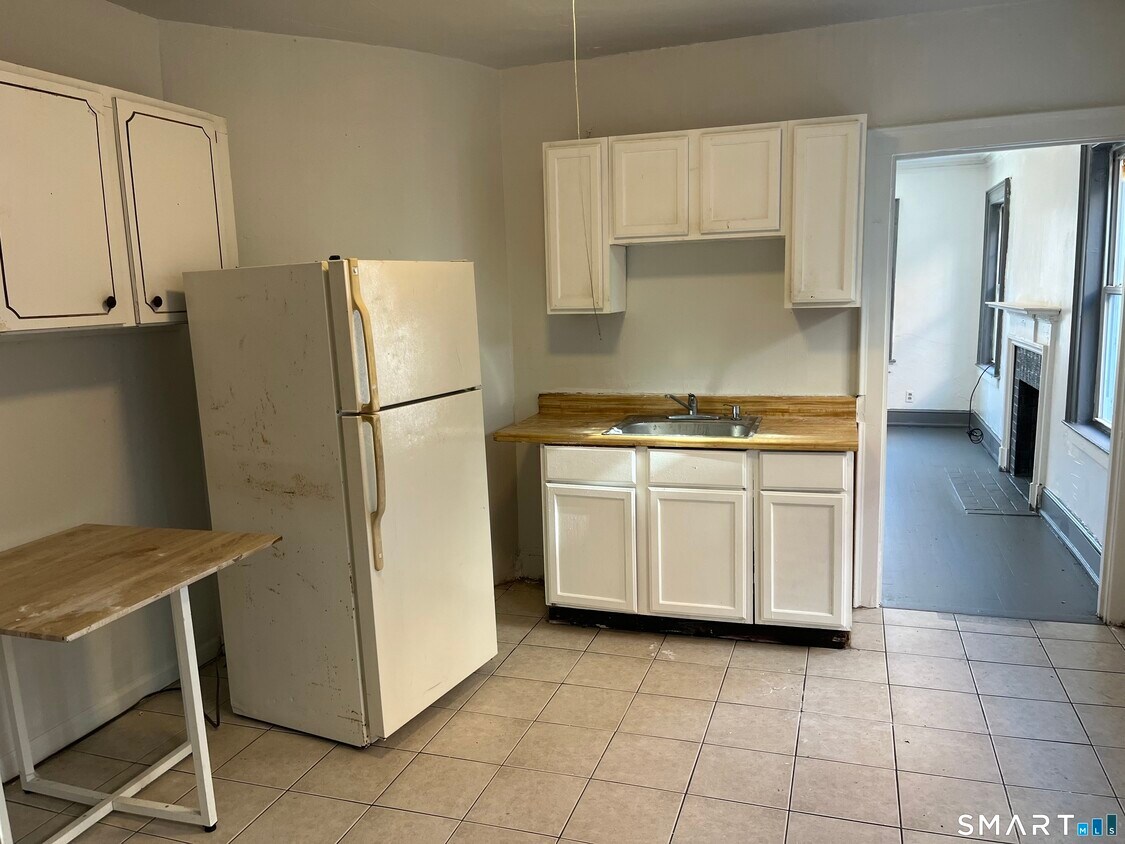 Building Photo - 252 Sisson Ave