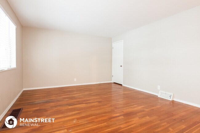 Building Photo - 1641 Hudson Rd