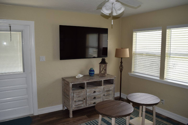 Foto del edificio - 2645 NE Indian River Dr