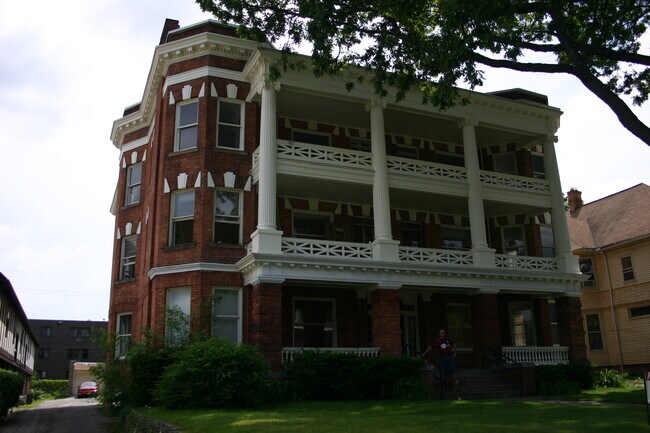 Edificio histórico OWE - 2130 Scottwood Ave