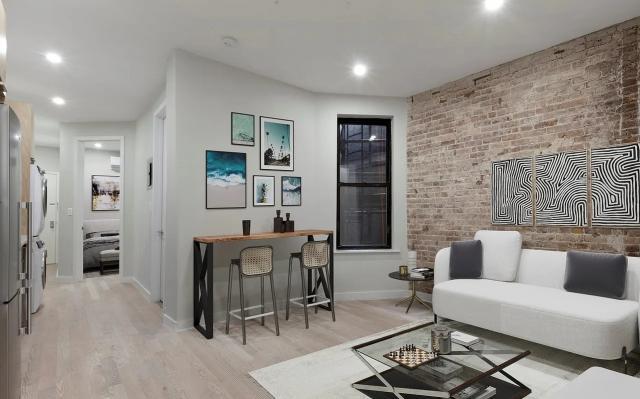 Building Photo - 3 bedroom in New York NY 10028