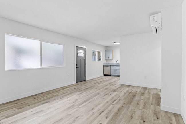 Building Photo - 15301 Prairie Ave
