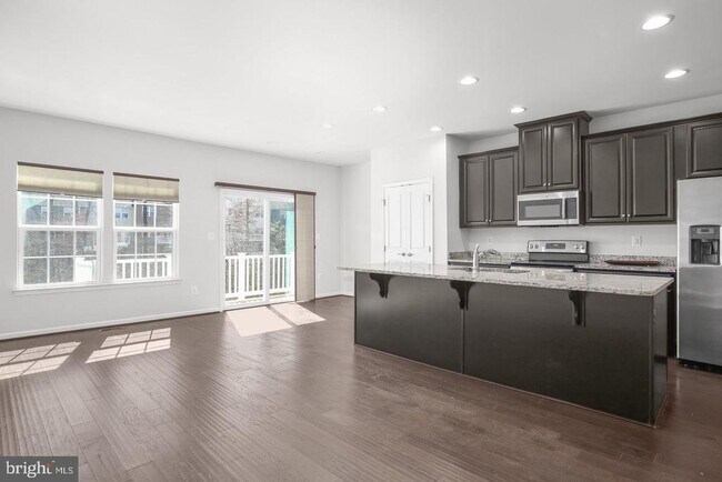 Foto del edificio - 8643 Rosecrans Ln